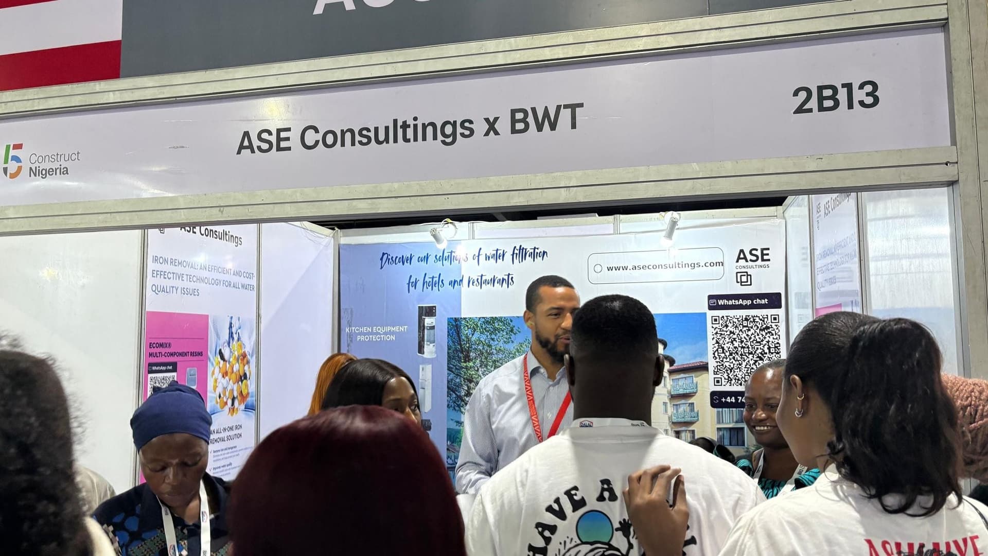 Visitors at the ASE Consultings x BWT stand 2B13 in the Austrian pavilion